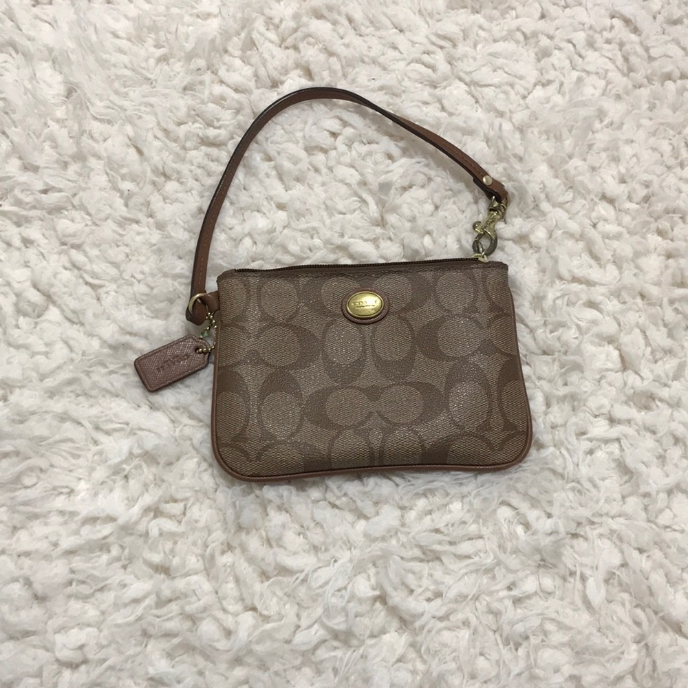 Coach - Picture 2 of 6
